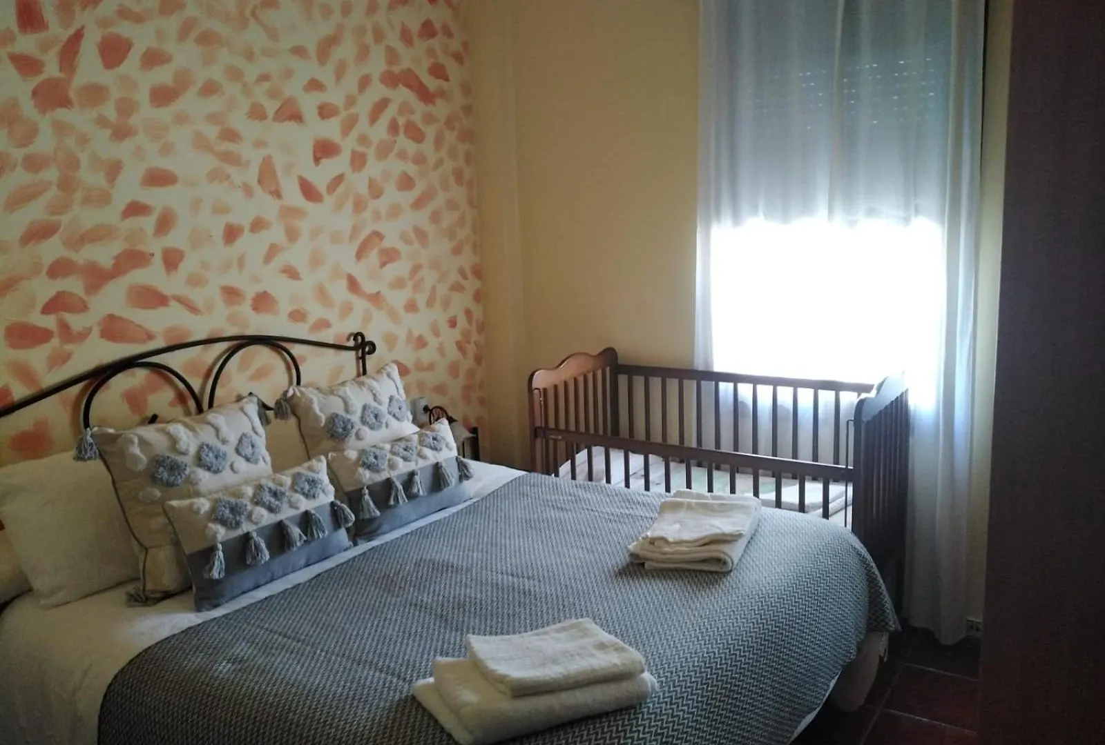 Casa Rural Isabel, En Sierra De Grazalema Benaocaz